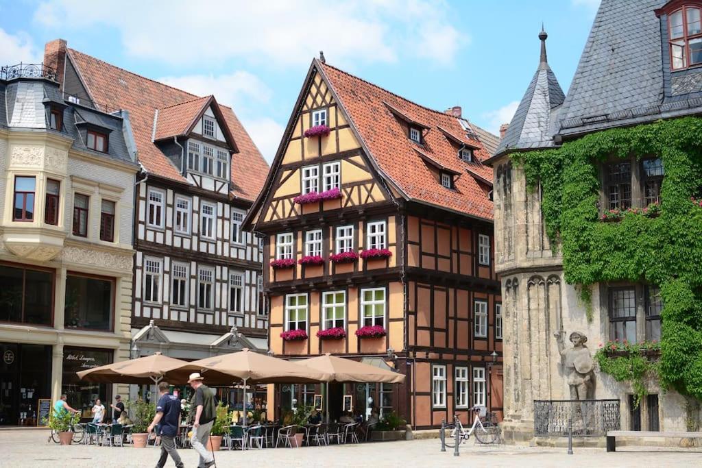 Schoene Ferienwohnung Mit Zwei Schlafzimmern 크베들린부르크 외부 사진